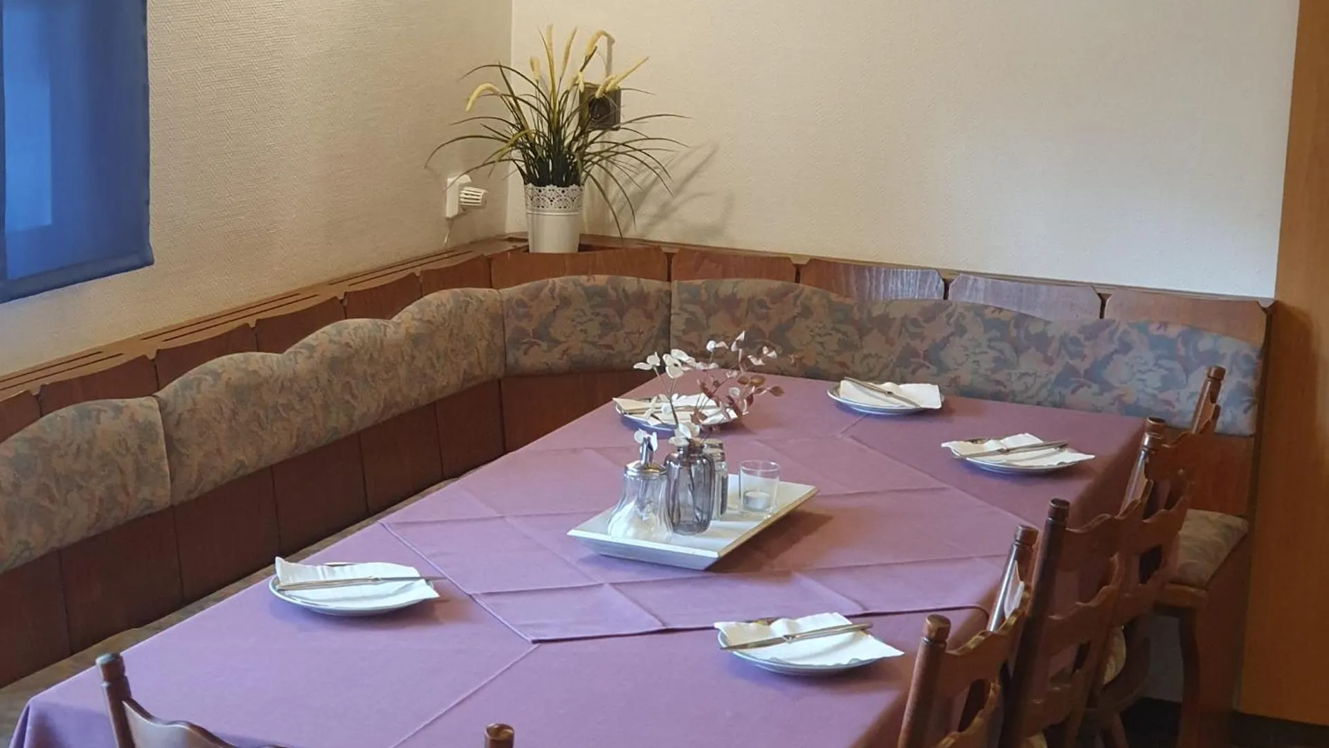 Hotel Gasthof Zur Burgruine Pottenstein Germany